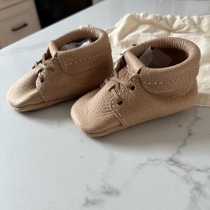 NWT Freshly Picked Oxford Moccasin Baby Shoe - Soft Sole 2